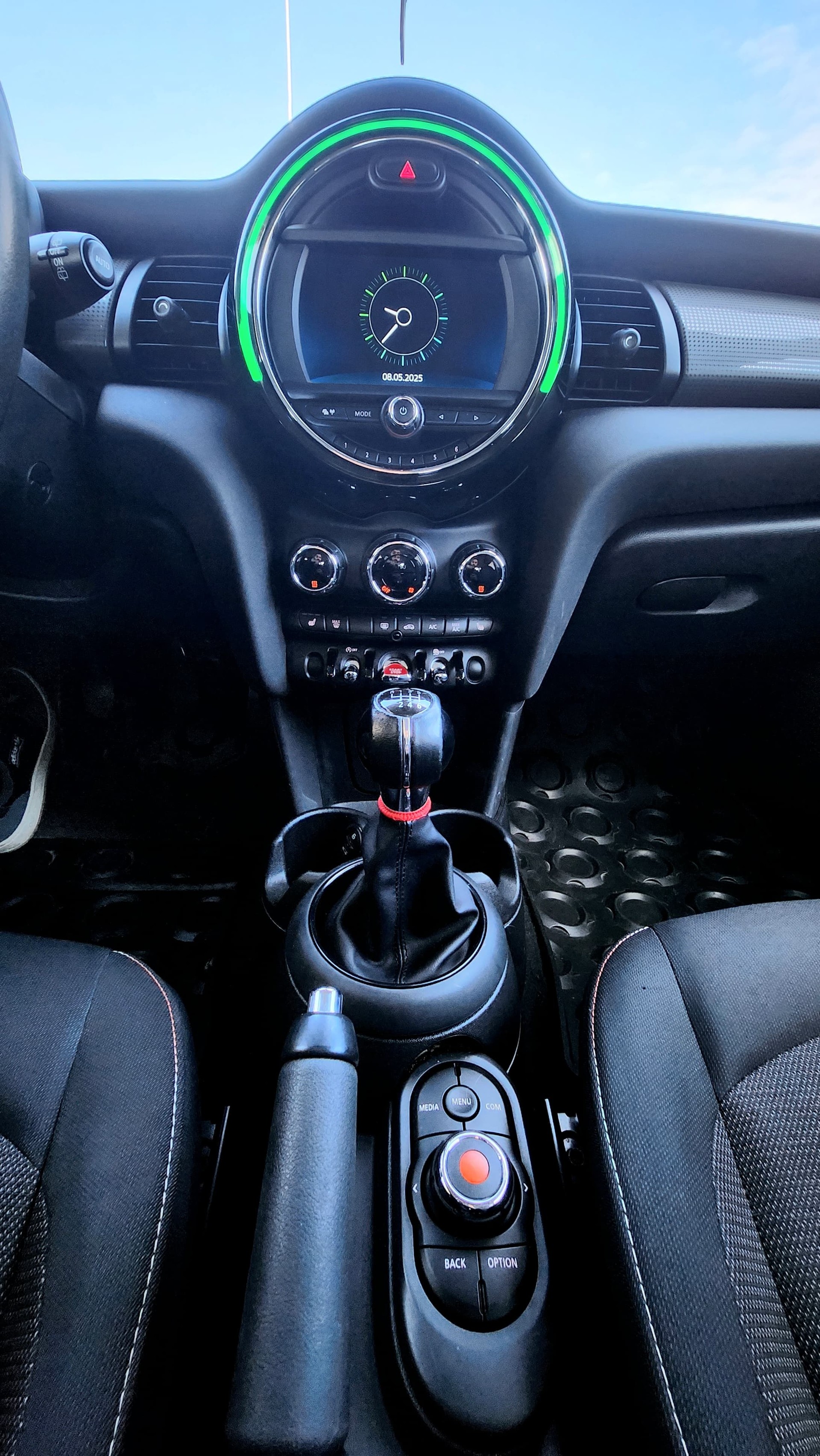 MINI Cooper Blackyard-image-8