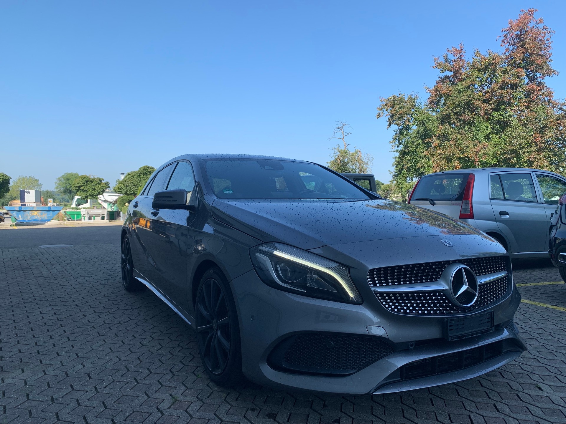 MERCEDES-BENZ A 200 AMG Line 7G-DCT-showroom-element-3