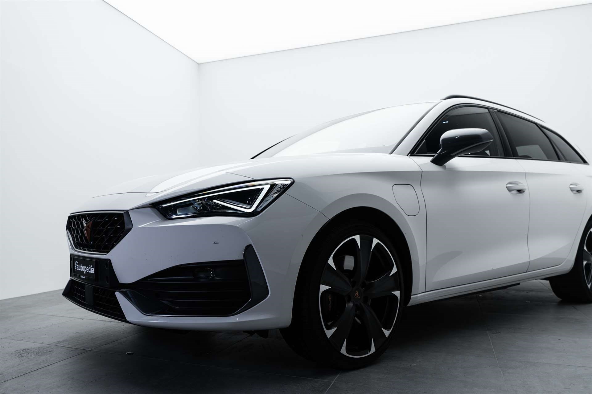 CUPRA LEON ST 1.4 e-HYBRID pHEV DSG-image-1