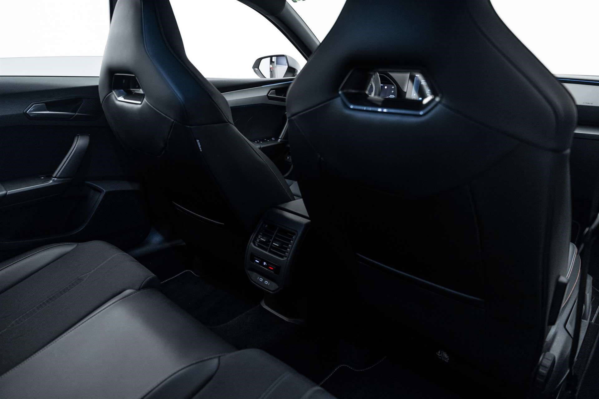 CUPRA LEON ST 1.4 e-HYBRID pHEV DSG-image-11