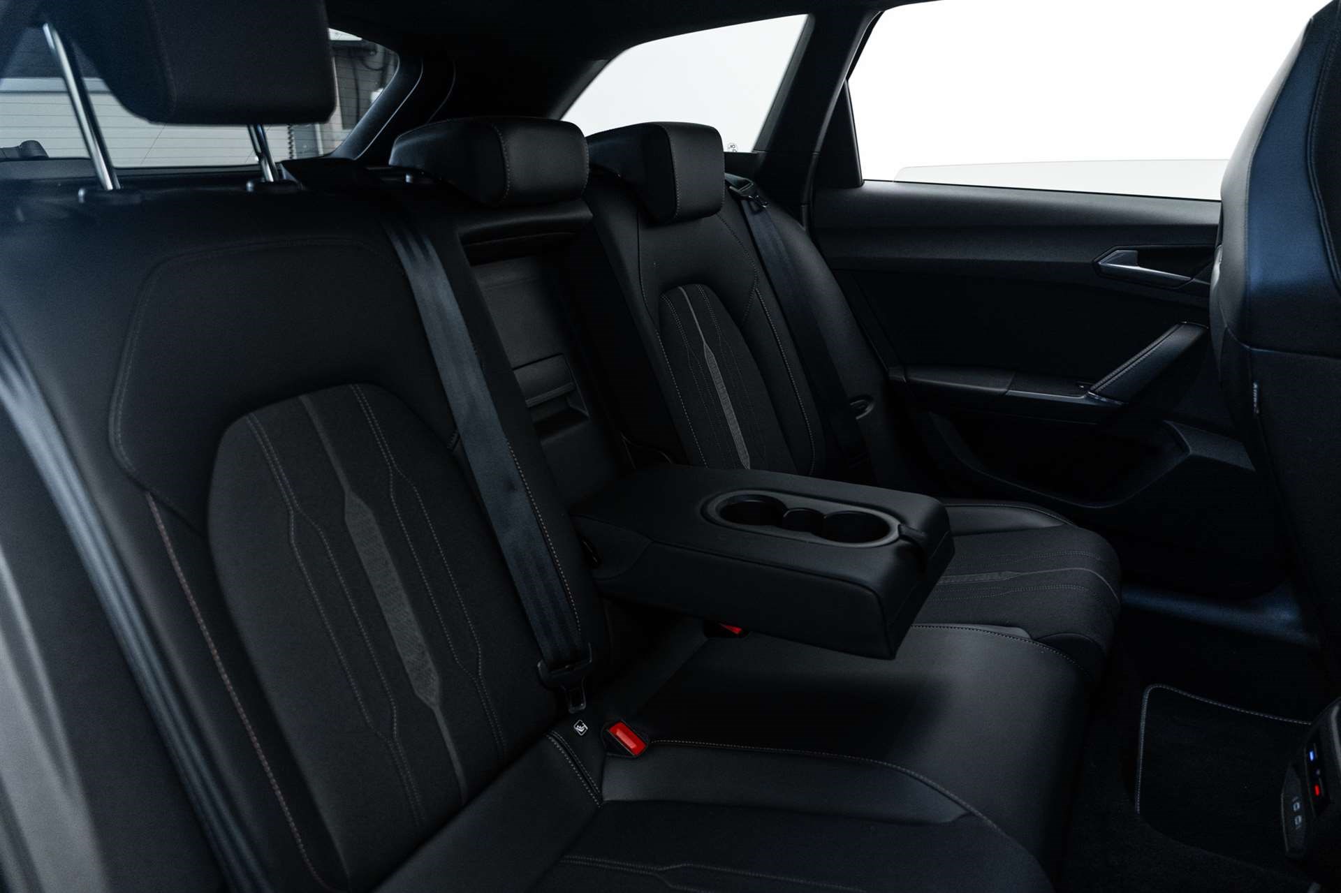 CUPRA LEON ST 1.4 e-HYBRID pHEV DSG-image-12