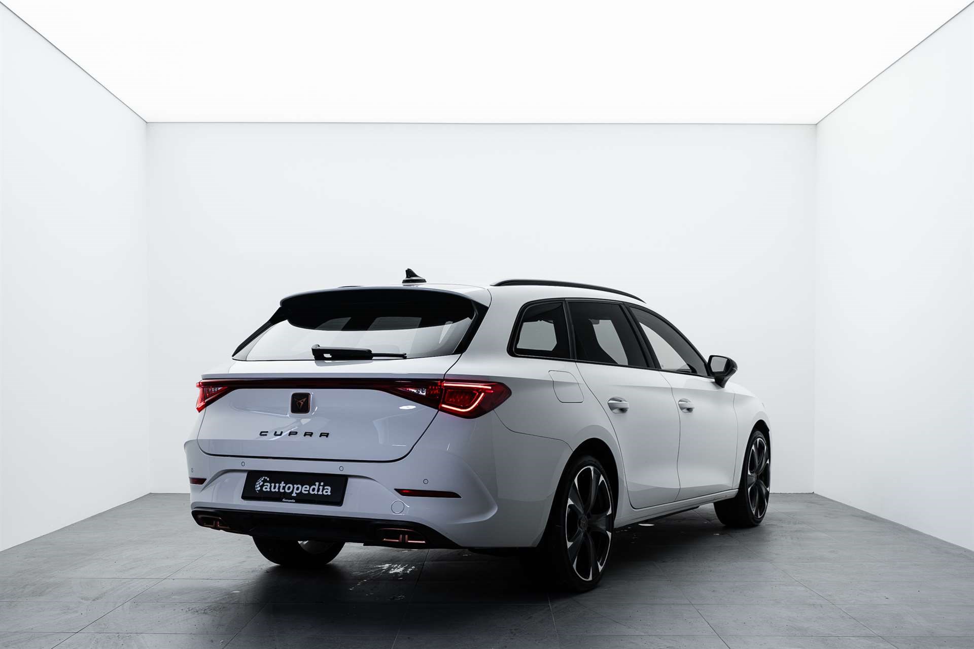 CUPRA LEON ST 1.4 e-HYBRID pHEV DSG-image-2