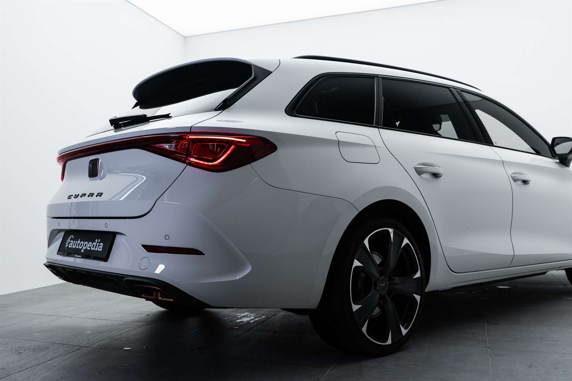 CUPRA LEON ST 1.4 e-HYBRID pHEV DSG-image-3