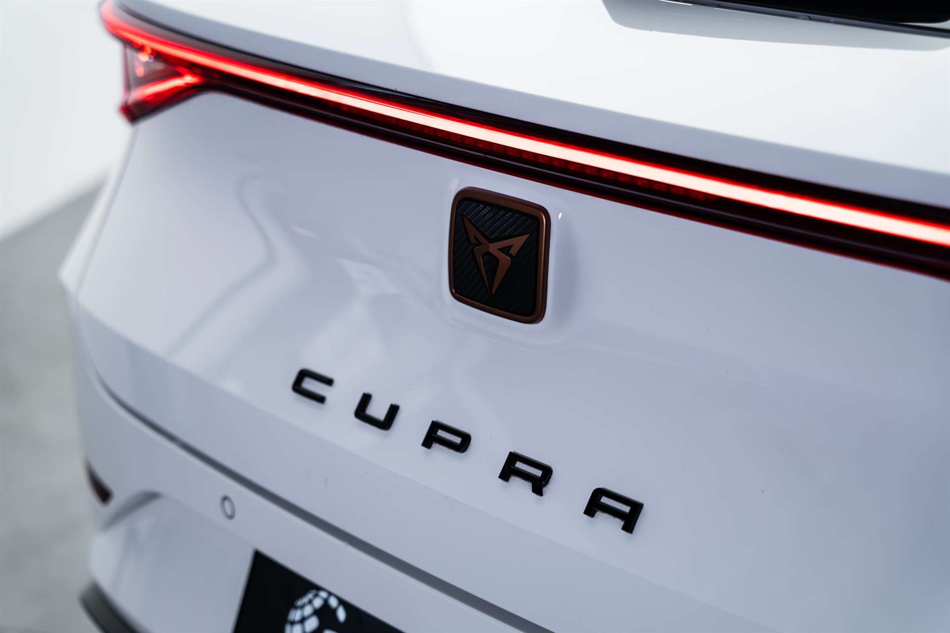 CUPRA LEON ST 1.4 e-HYBRID pHEV DSG-image-4