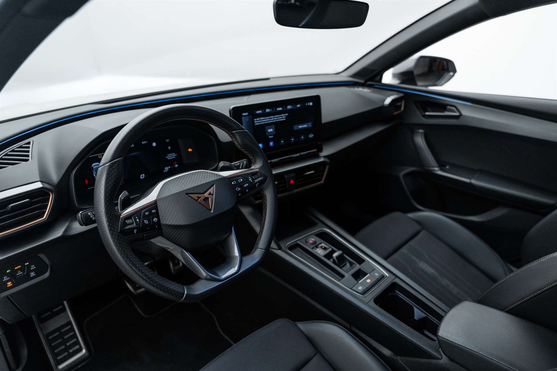 CUPRA LEON ST 1.4 e-HYBRID pHEV DSG-image-6