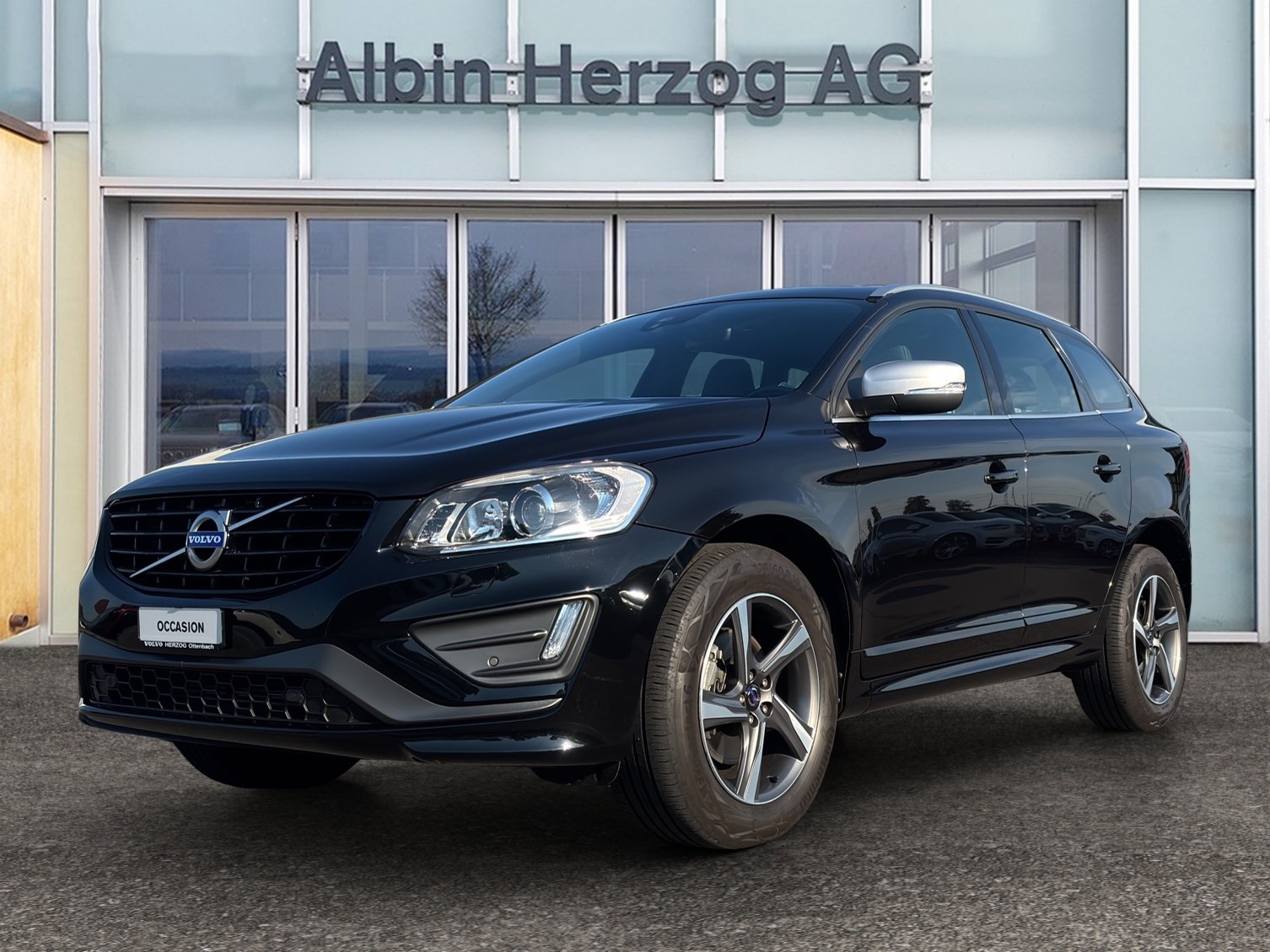 VOLVO XC60 2.4 D5 Mom. R-Design AWD S/S