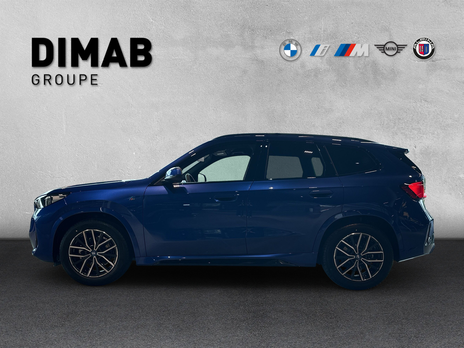BMW iX1 eDrive 20 M Sport-showroom-element-1