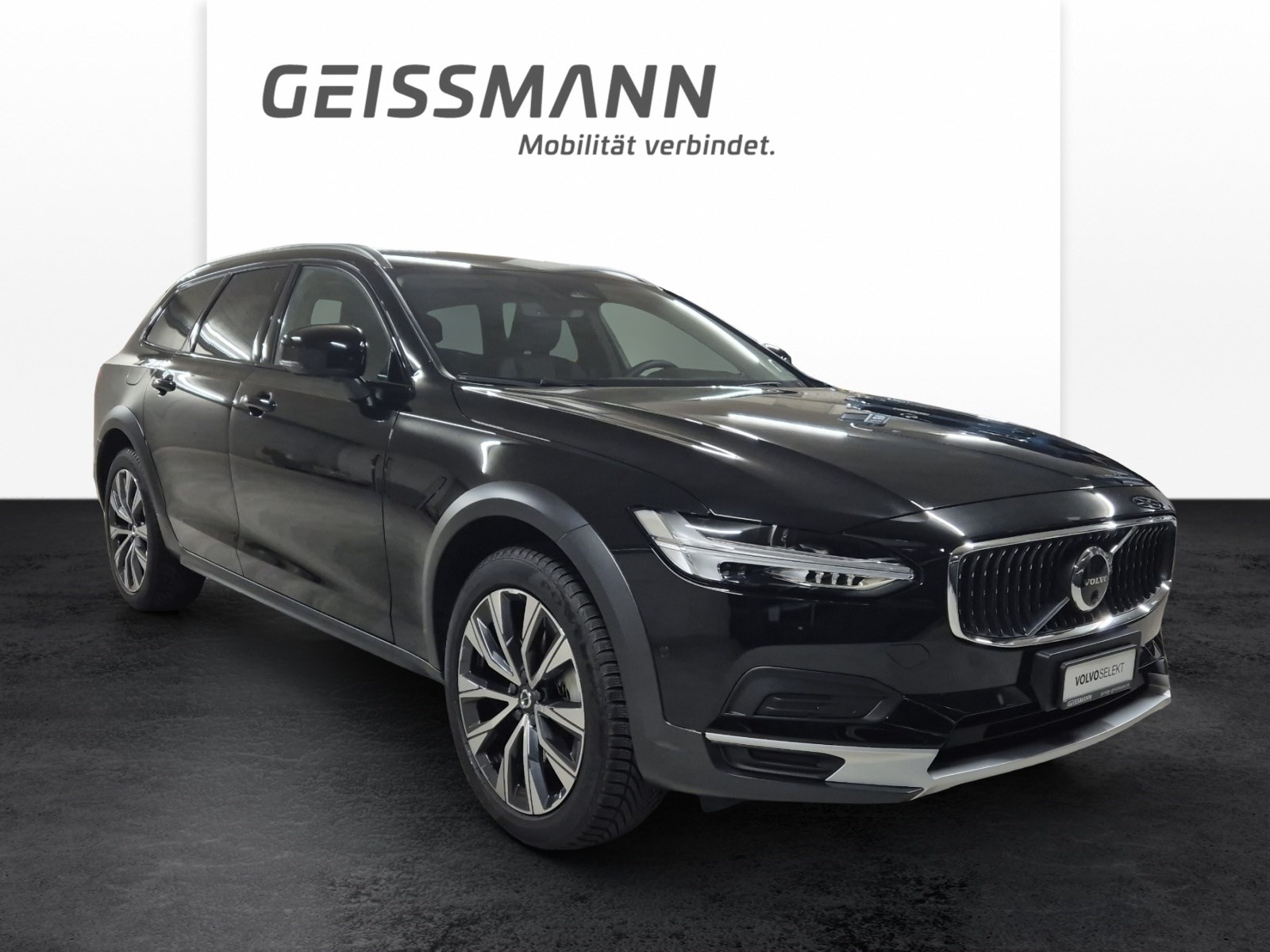 VOLVO V90 Cross Country 2.0 B5 Plus AWD-showroom-element-1