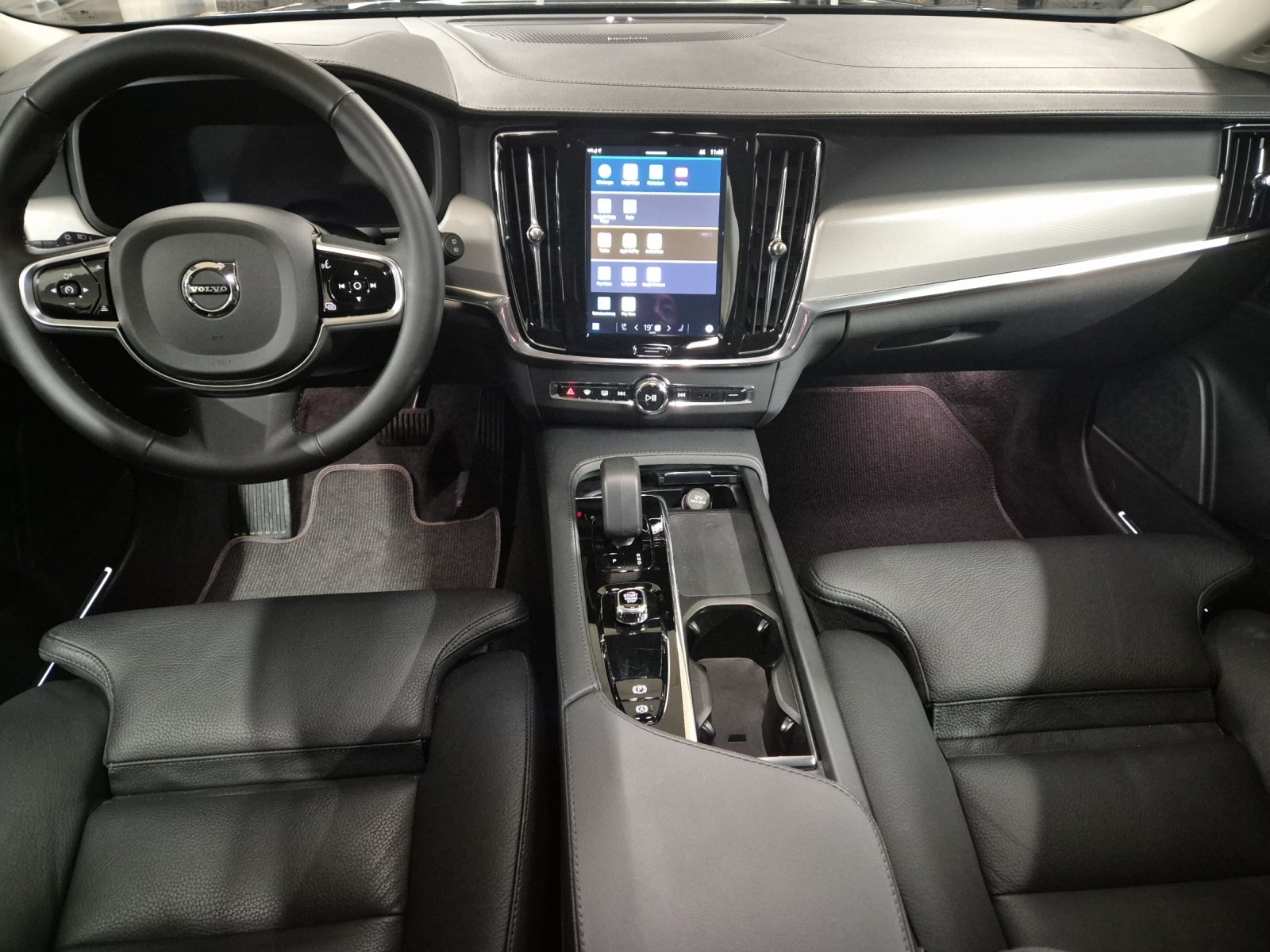 VOLVO V90 Cross Country 2.0 B5 Plus AWD-image-12