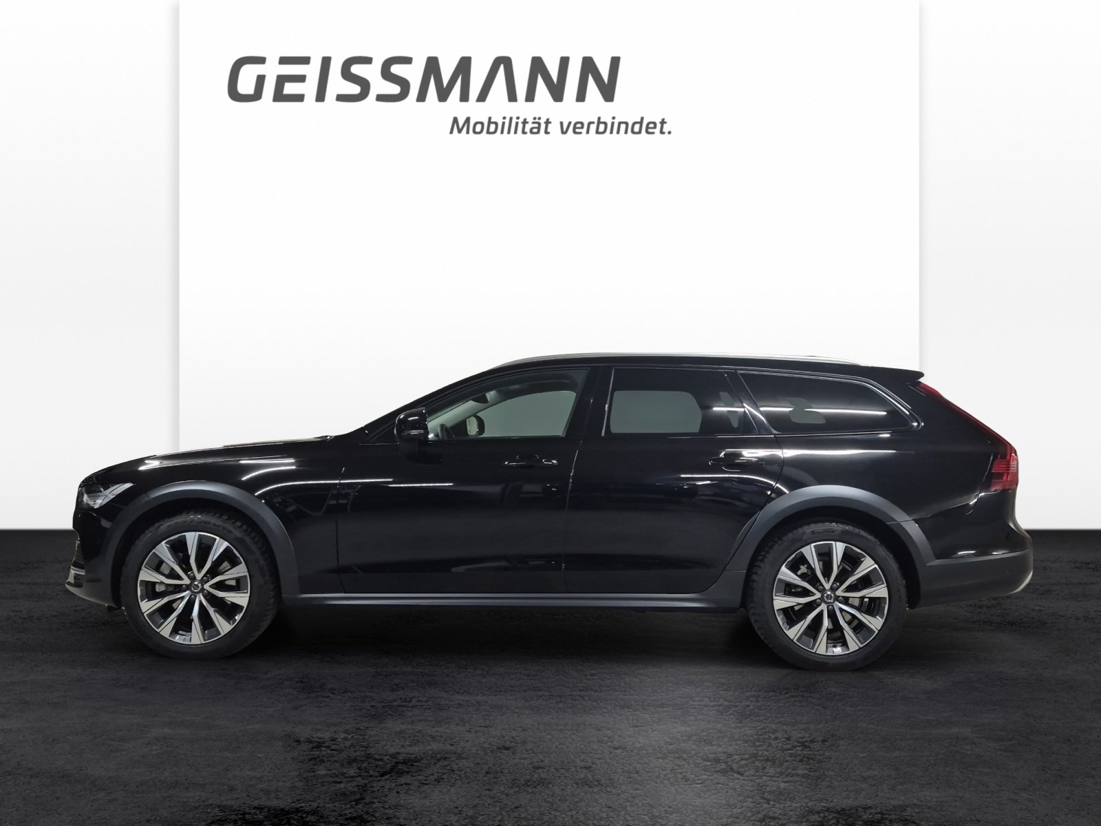 VOLVO V90 Cross Country 2.0 B5 Plus AWD-showroom-element-3