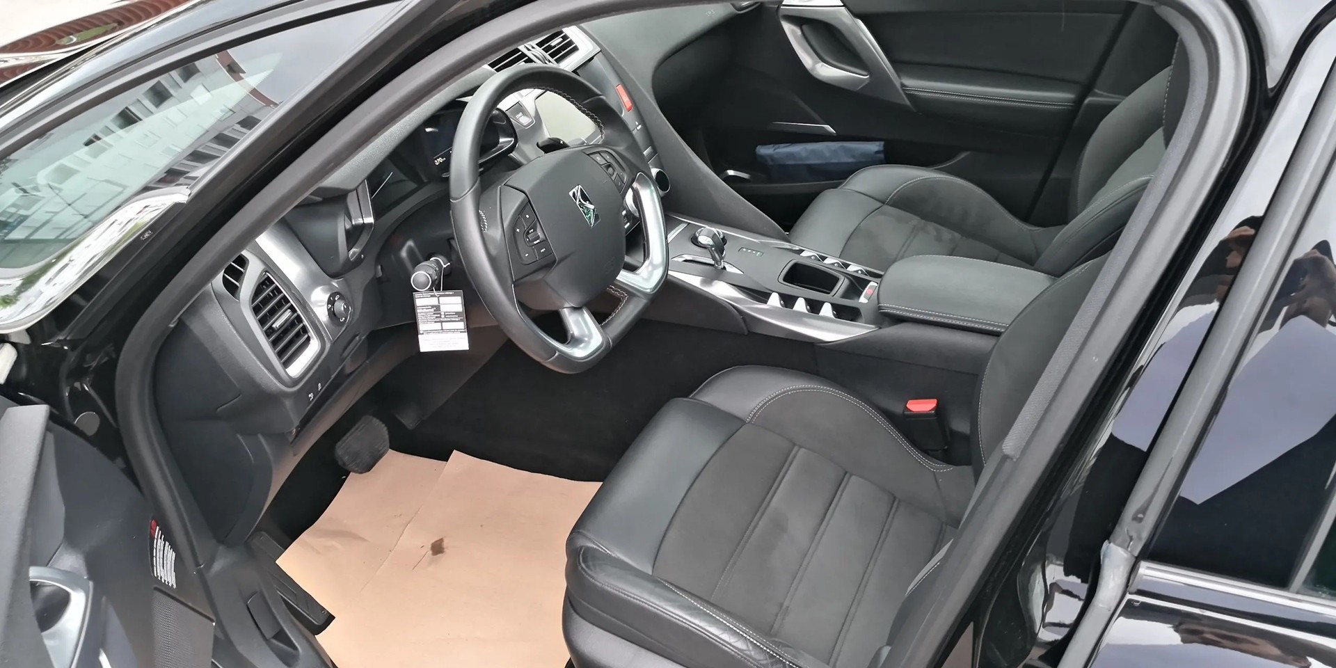 DS AUTOMOBILES DS 5 HYbrid4 200 SO Chic EGS6-image-8