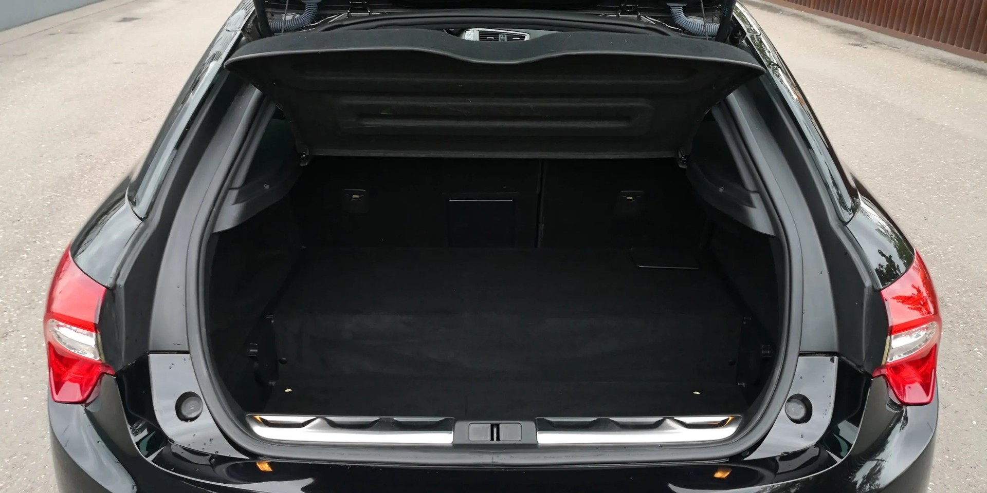 DS AUTOMOBILES DS 5 HYbrid4 200 SO Chic EGS6-image-11