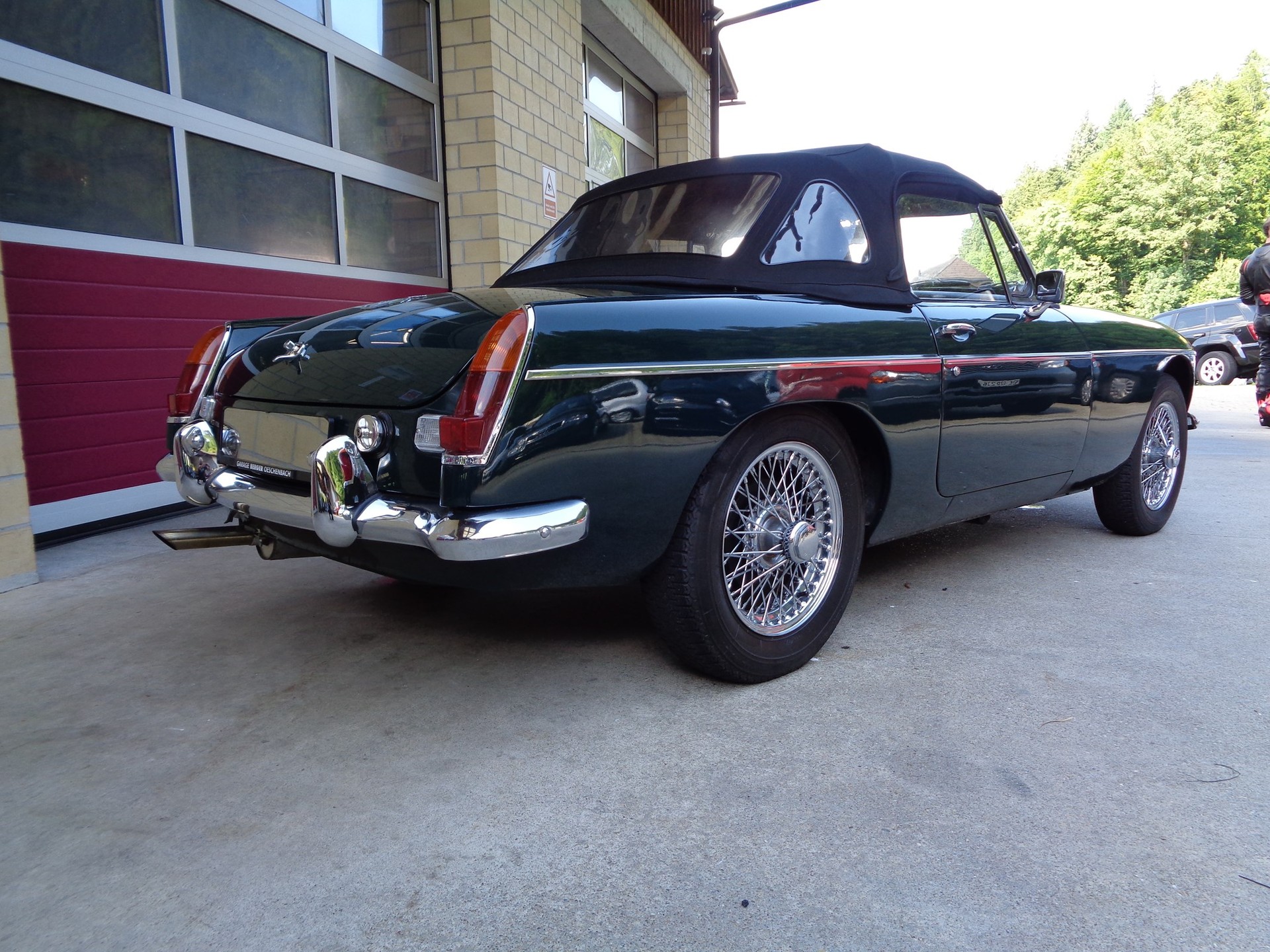 MG MGC-showroom-element-2