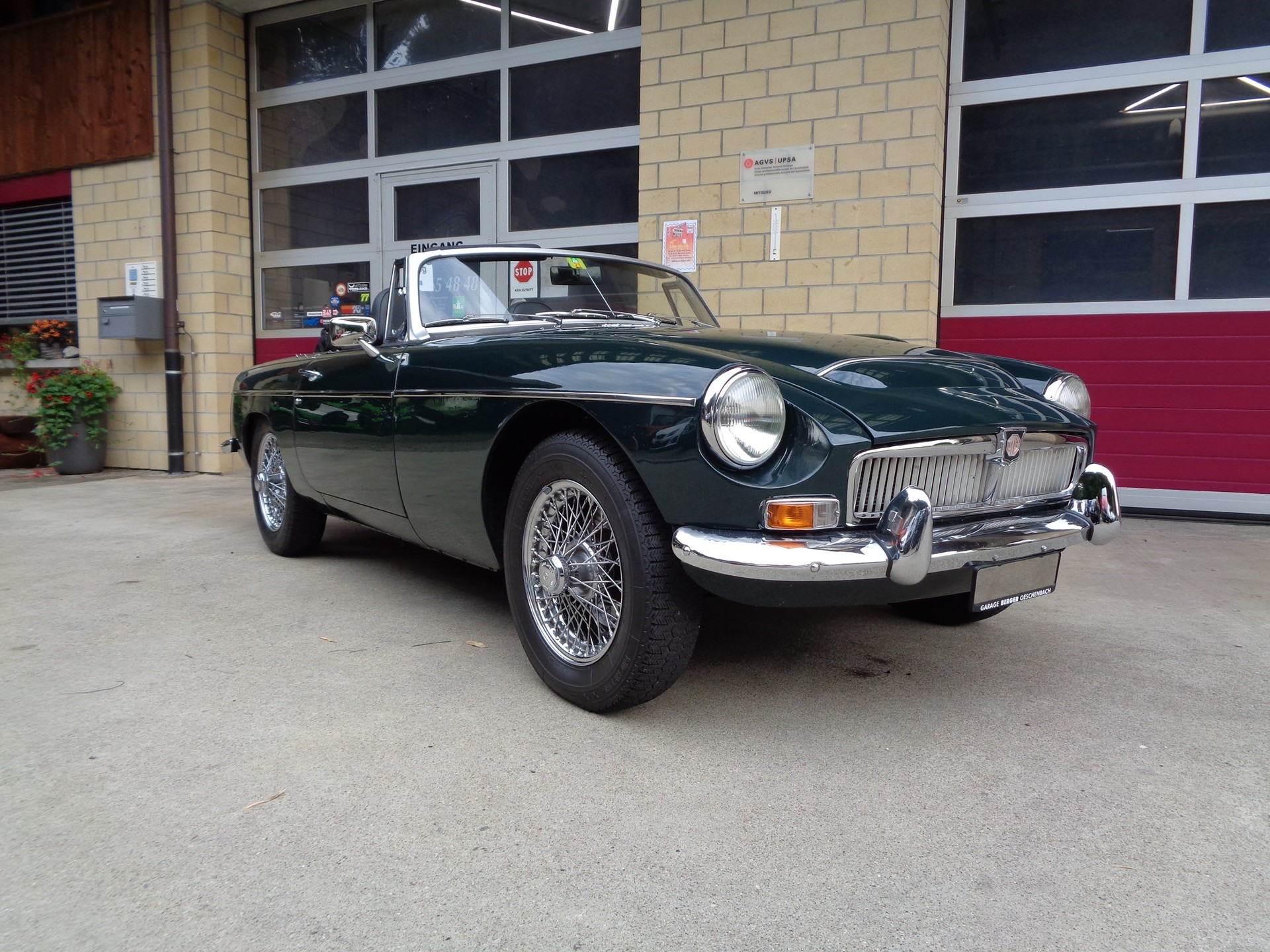 MG MGC-showroom-element-3