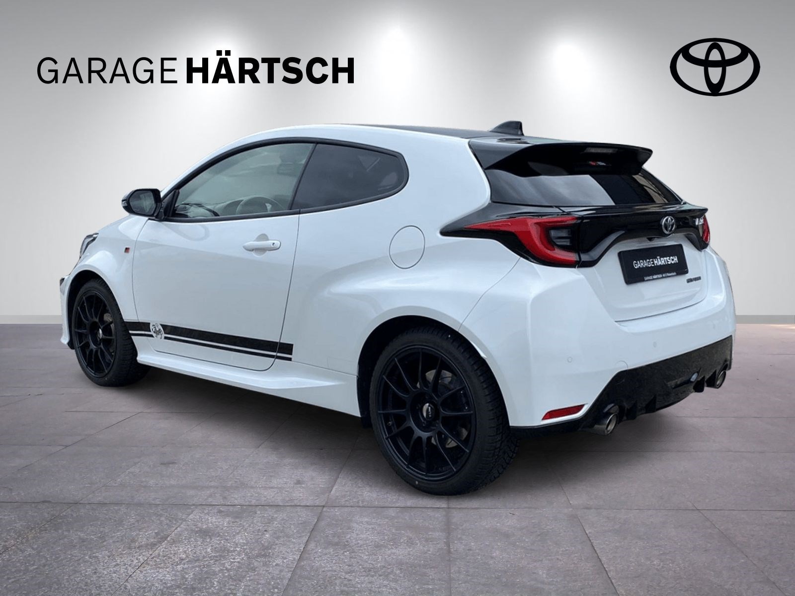 TOYOTA GR Yaris 1.6 Turbo Sport 4x4-showroom-element-3