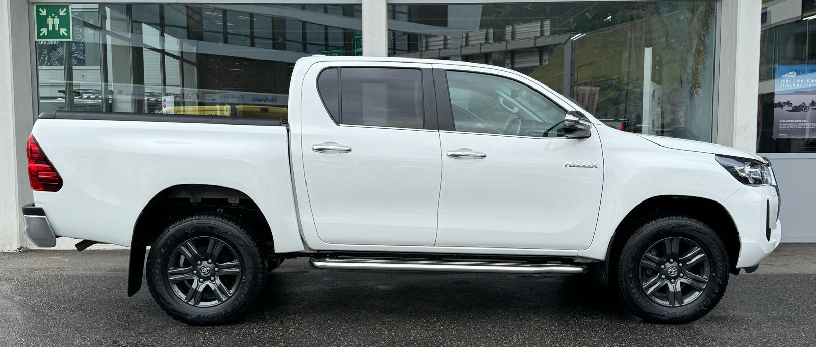 TOYOTA Hilux 2.8D-4D Comfort Double Cab 4x4-showroom-element-1
