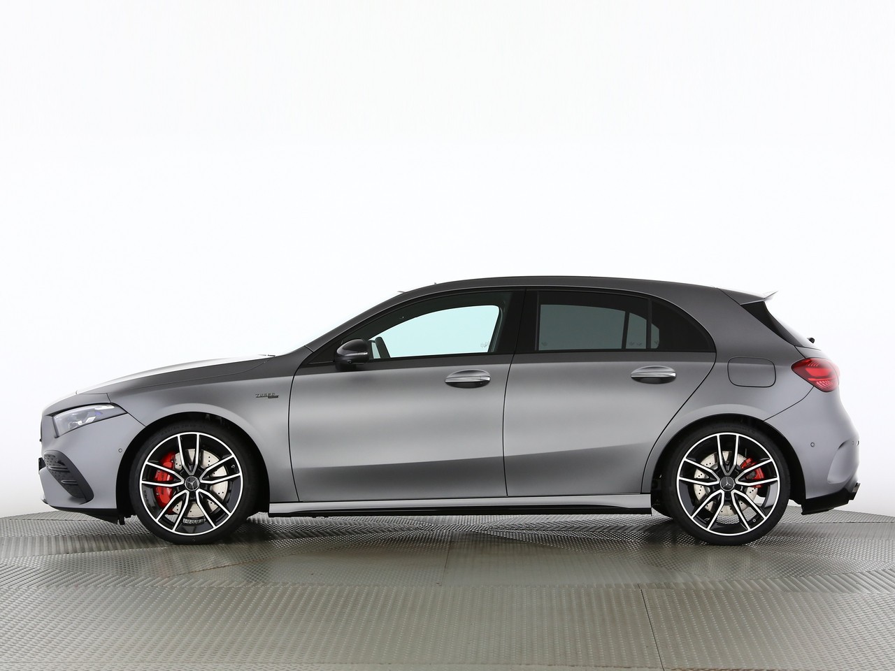 MERCEDES-BENZ A AMG 35 4Matic 8G-DCT-showroom-element-2