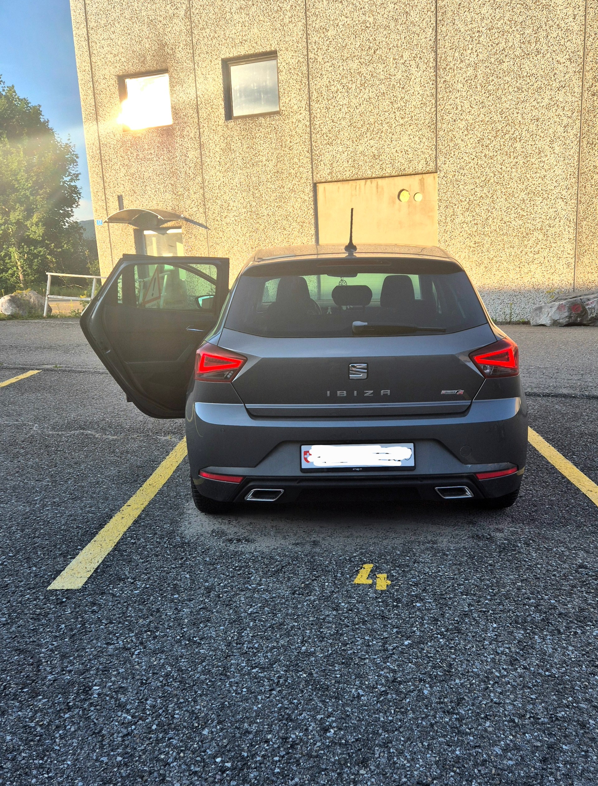 SEAT Ibiza 1.4 EcoTSI Swiss FR-image-2