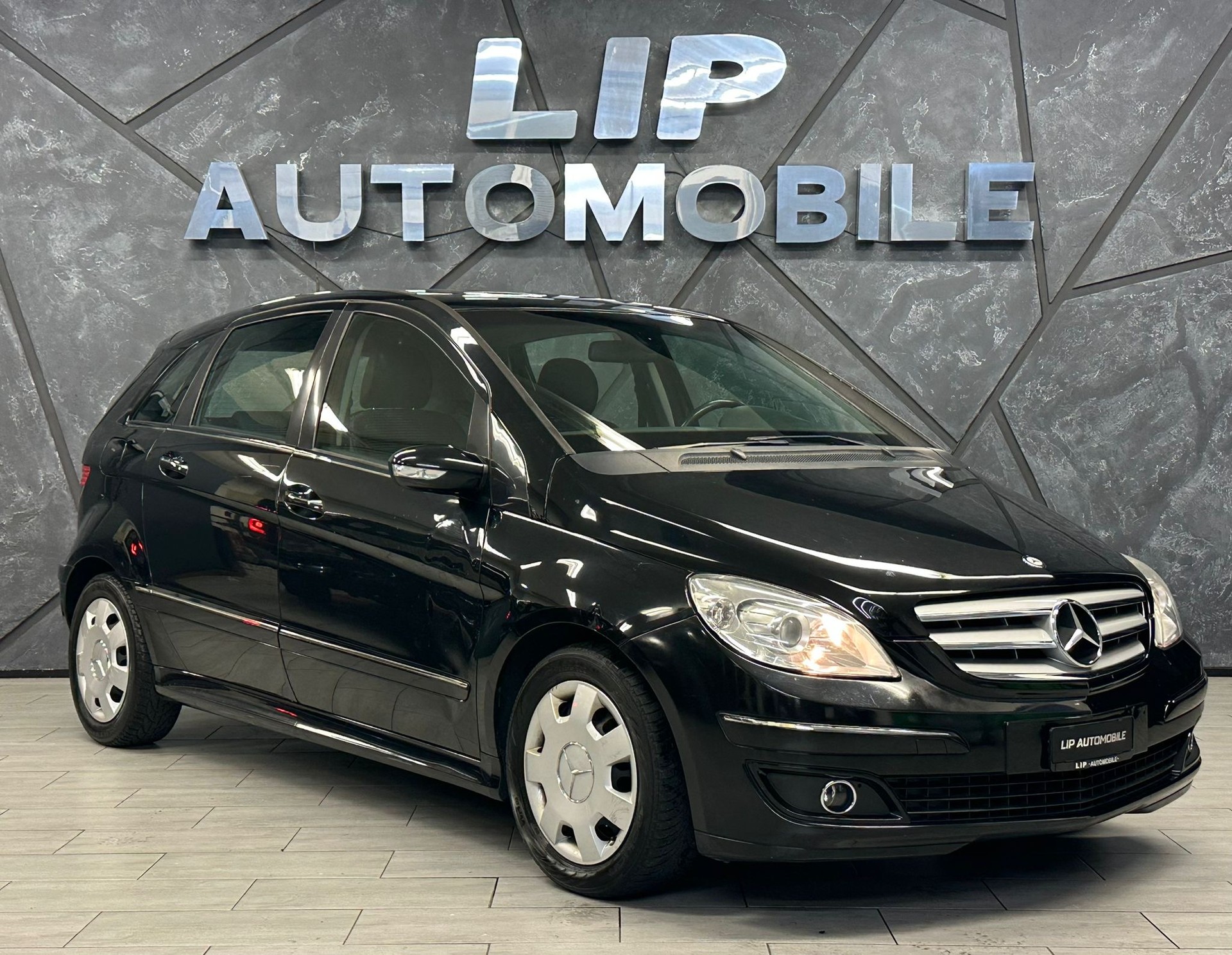 MERCEDES-BENZ B 170-showroom-element-2