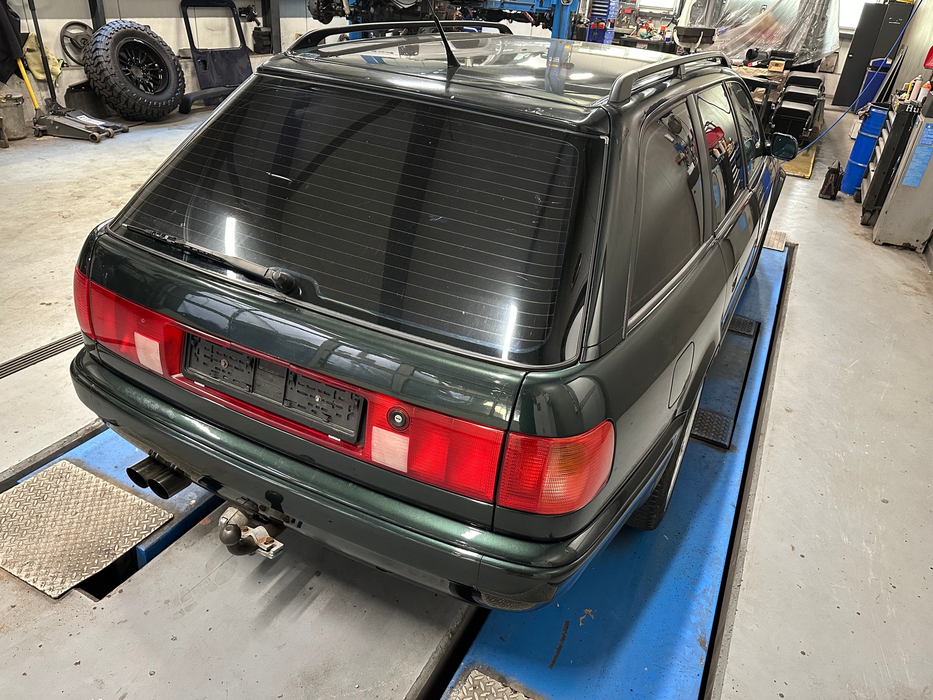 AUDI 100 Avant S4 4.2 quattro-image-4