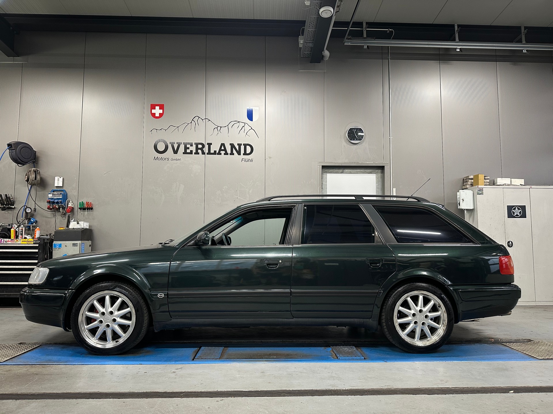 AUDI 100 Avant S4 4.2 quattro-showroom-element-1