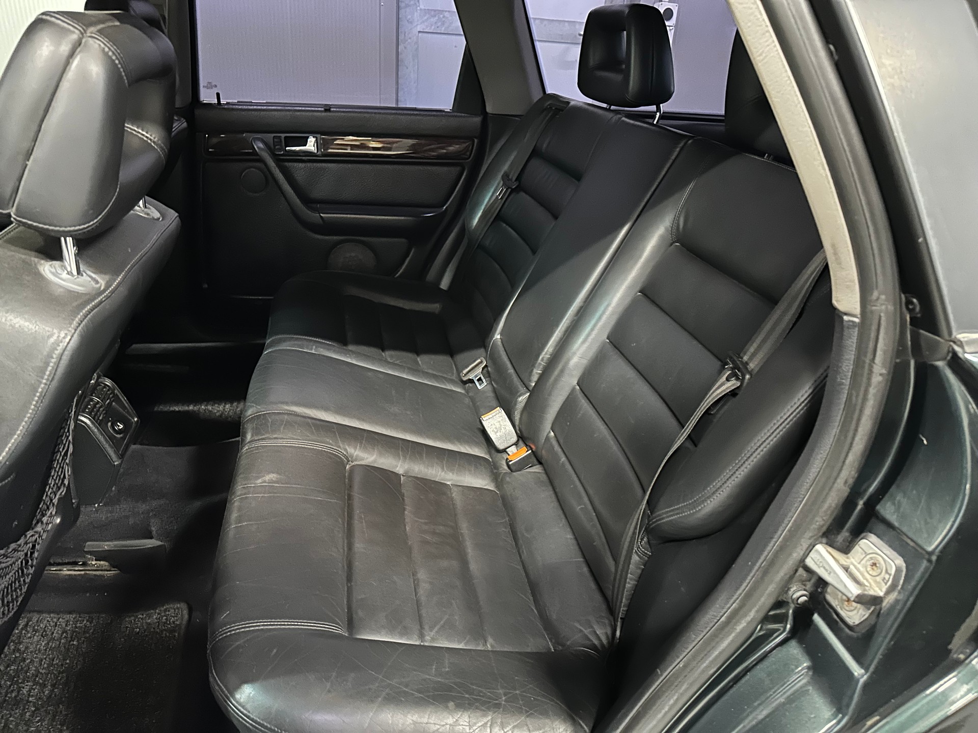 AUDI 100 Avant S4 4.2 quattro-image-10