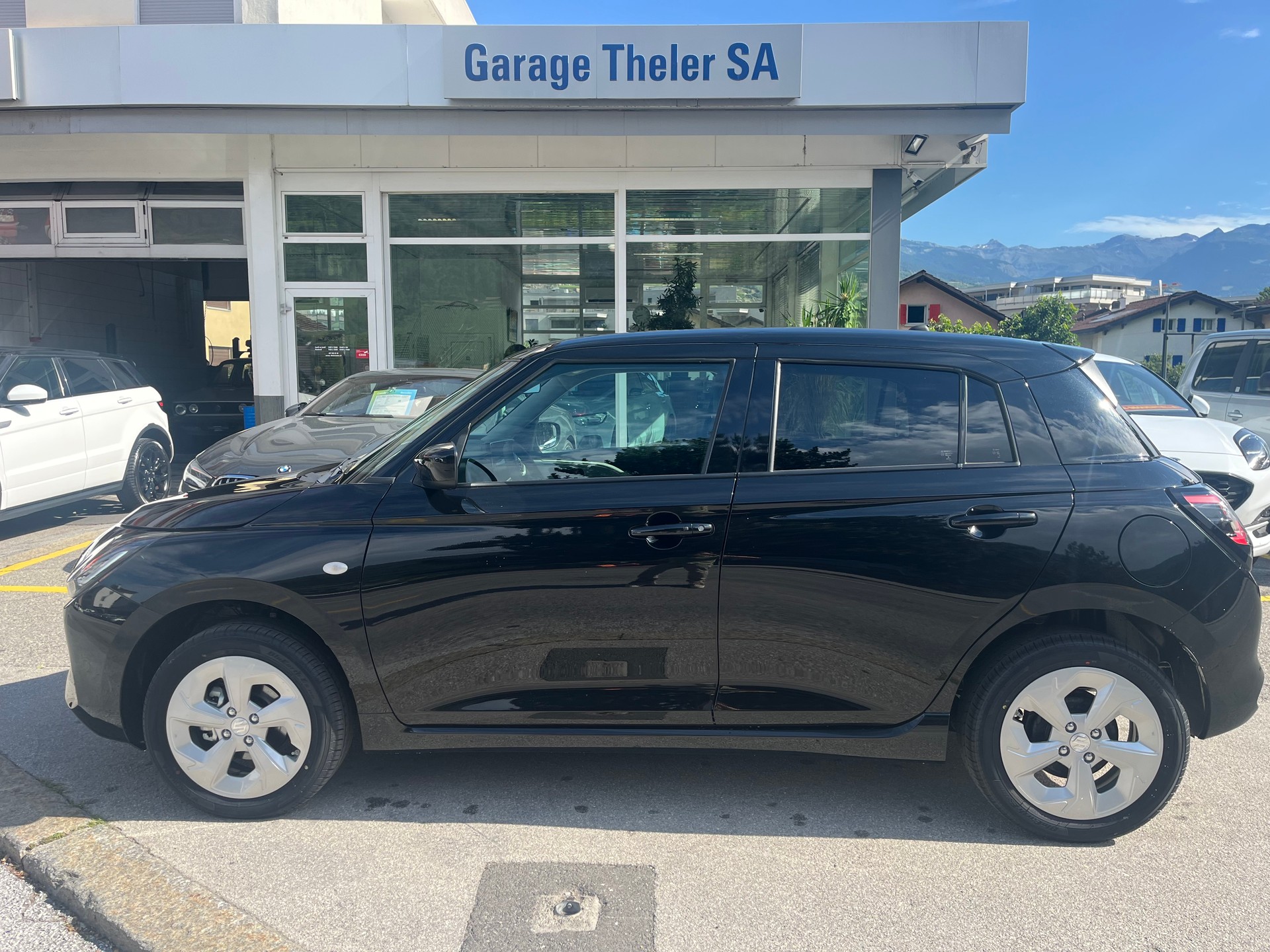 SUZUKI Compact .+ Hybrid4X4 MODEL 2025-showroom-element-2