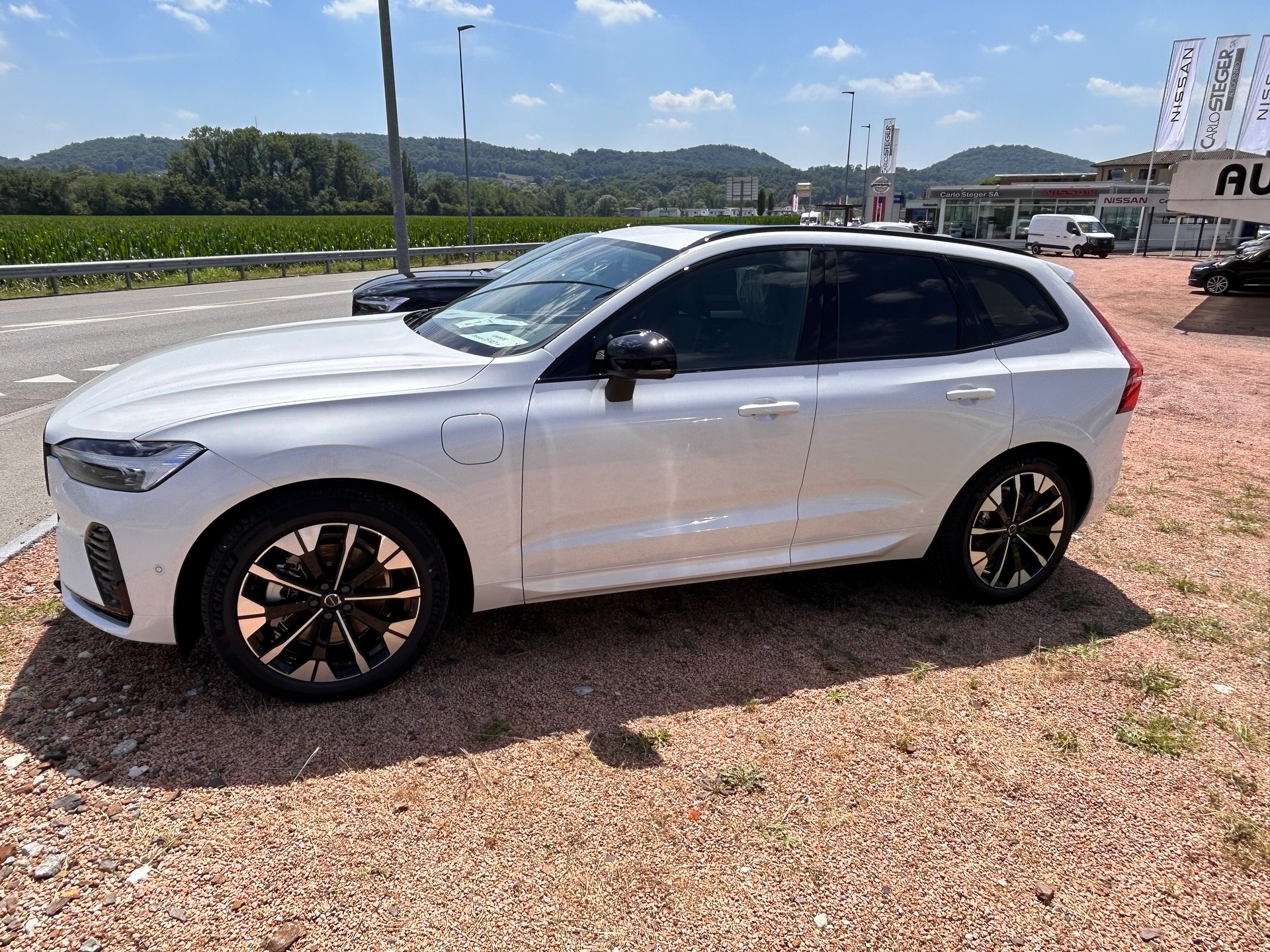 VOLVO XC60 T6 eAWD PluginHybrid Plus Dark Geartronic-showroom-element-2
