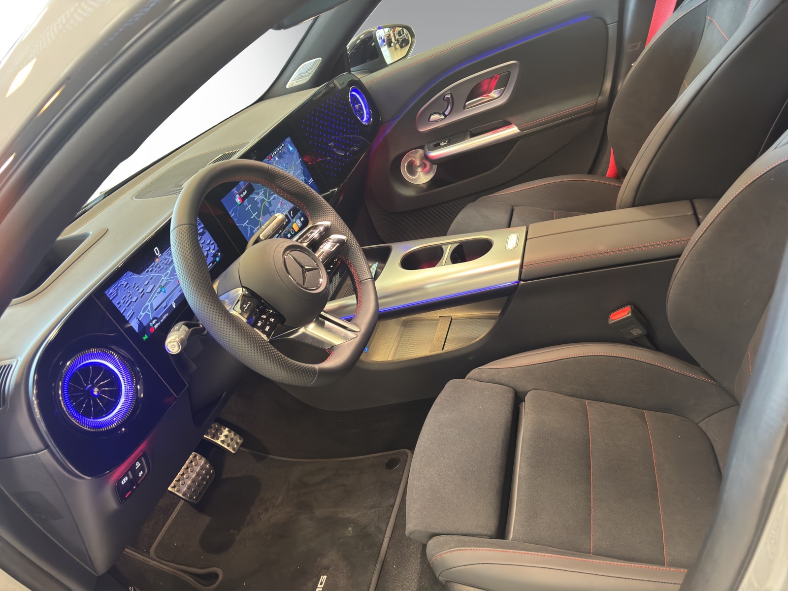 Image MERCEDES-BENZ CLA-350 CLA 350 4 Matic 85 kWh EQ