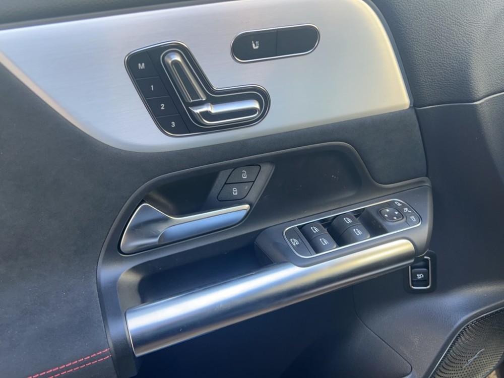 Image MERCEDES-BENZ EQA-300 EQA 300 4Matic Swiss Star AMG Line