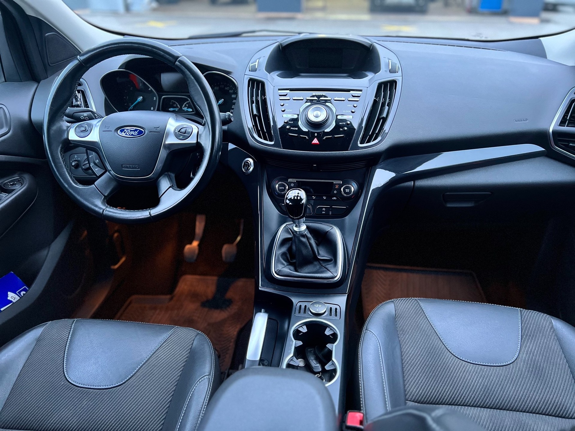 FORD Kuga 2.0 TDCi Titanium 2WD-image-6