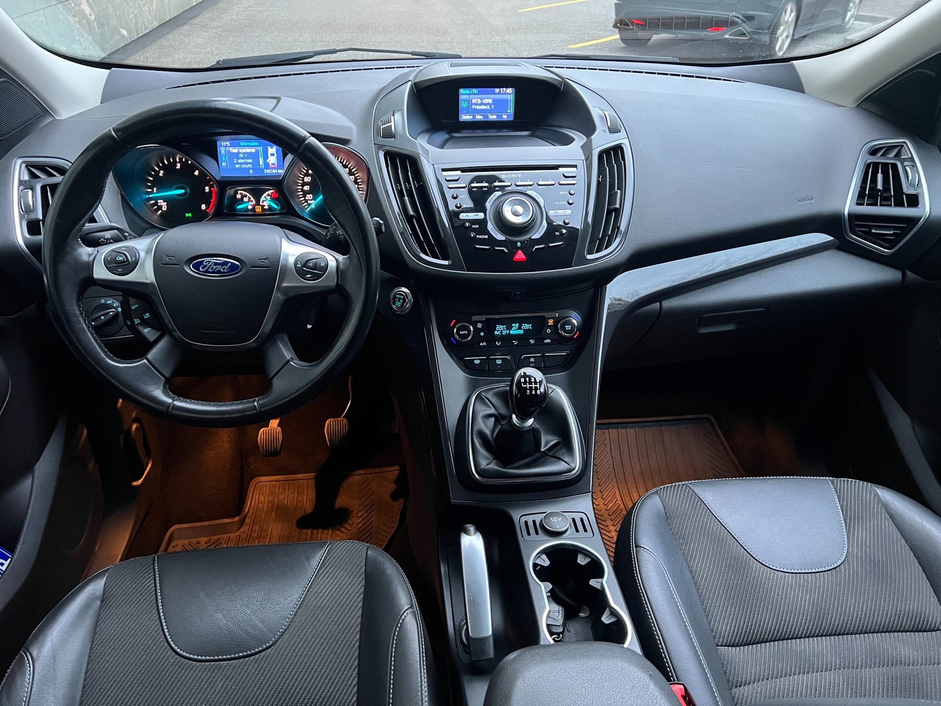 FORD Kuga 2.0 TDCi Titanium 2WD-image-8