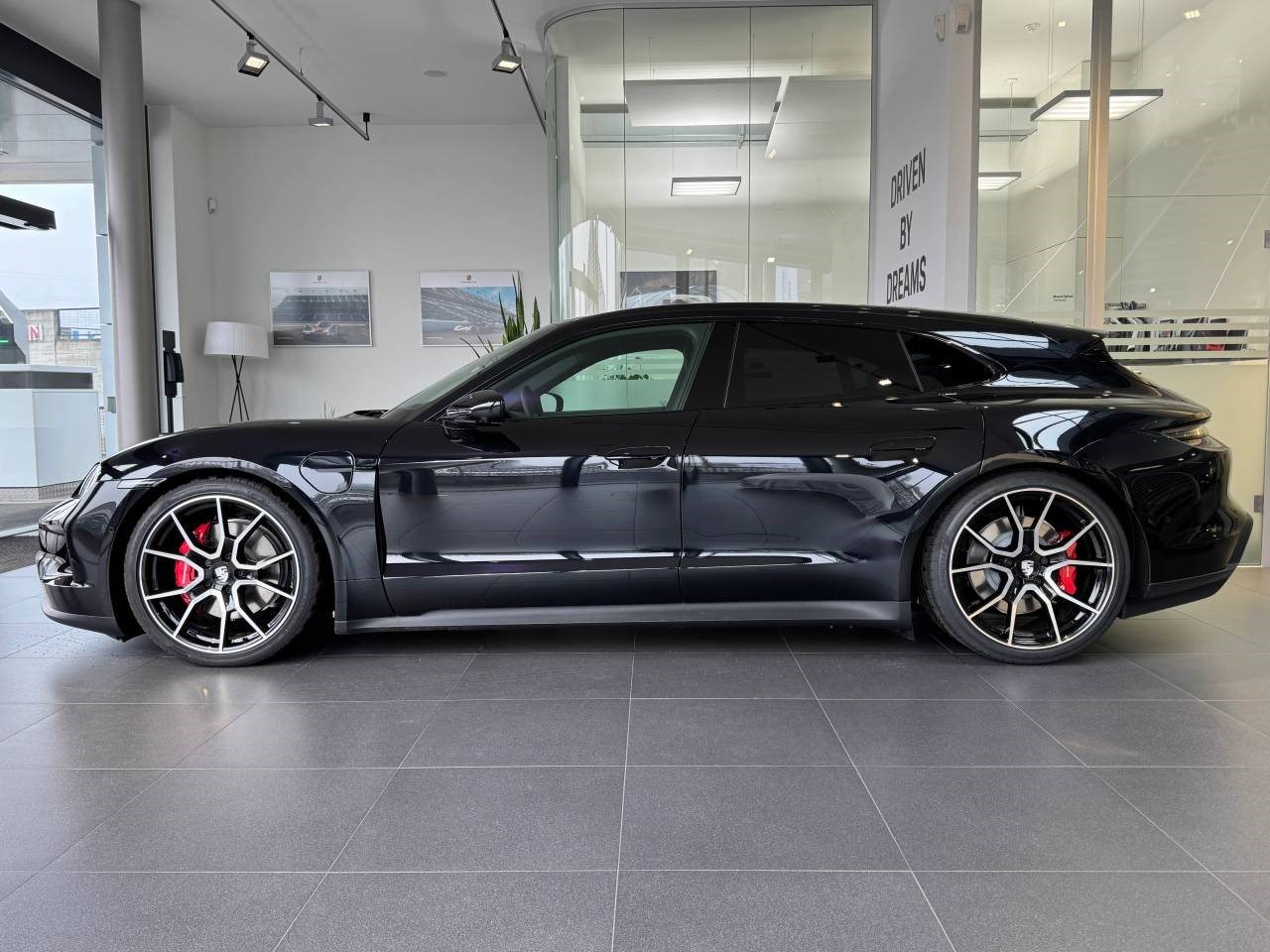 PORSCHE TAYCAN 4S Sport Turismo-showroom-element-1