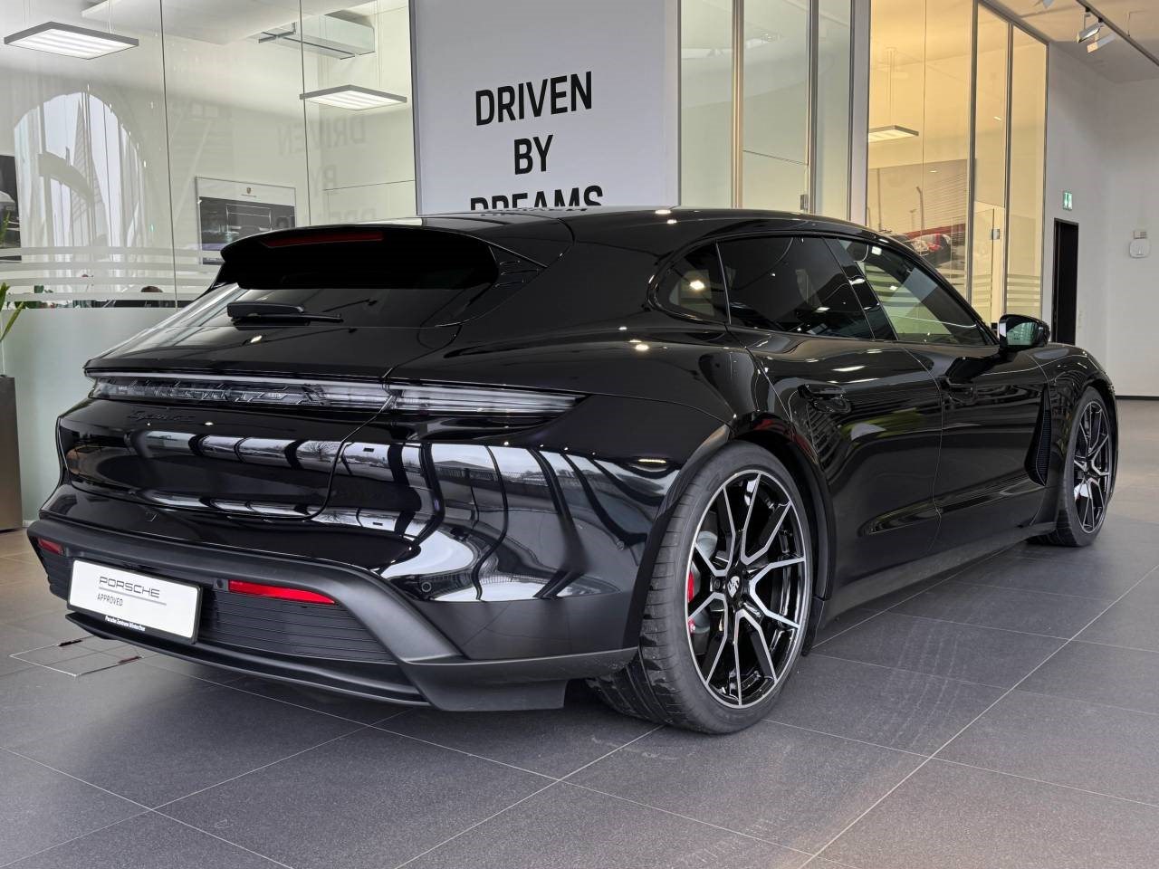 PORSCHE TAYCAN 4S Sport Turismo-showroom-element-2