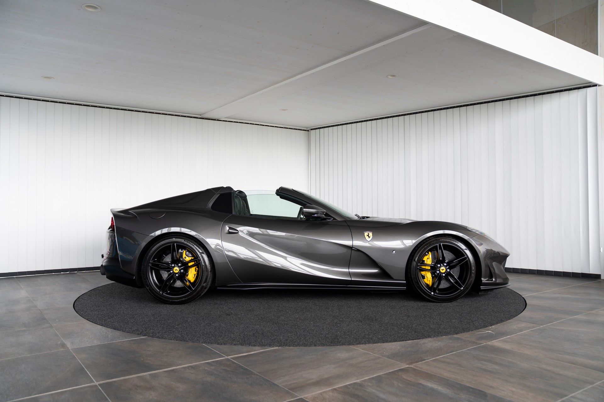 FERRARI 812 GTS-showroom-element-3