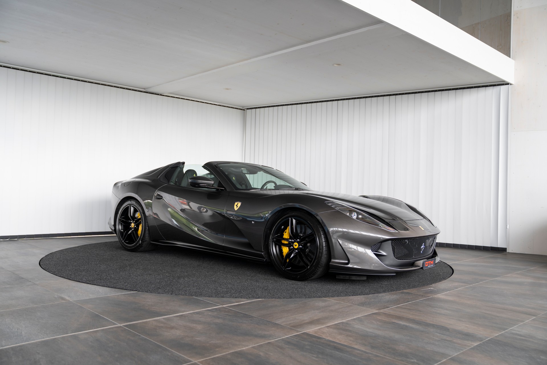 FERRARI 812 GTS-showroom-element-2