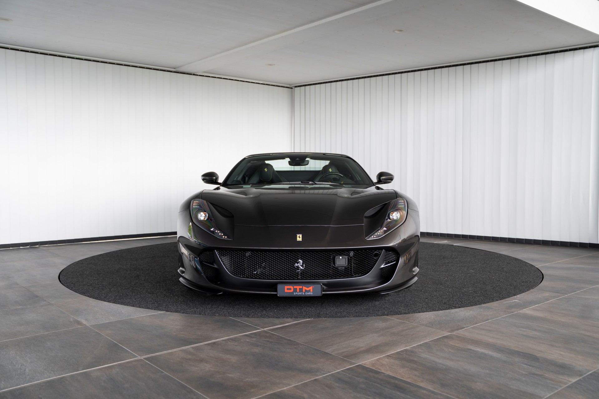 FERRARI 812 GTS-showroom-element-1