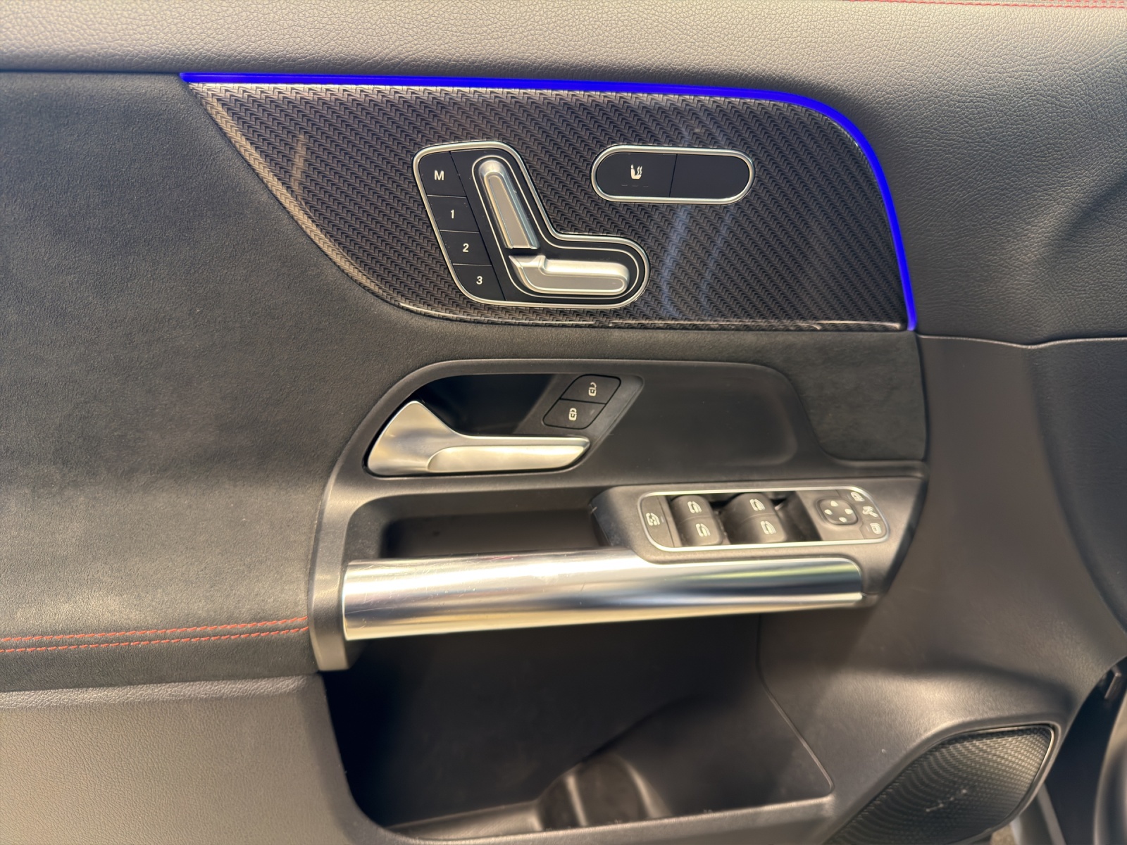 Image MERCEDES-BENZ GLA-220 GLA 220d 4Matic AMG Line 8G-DCT