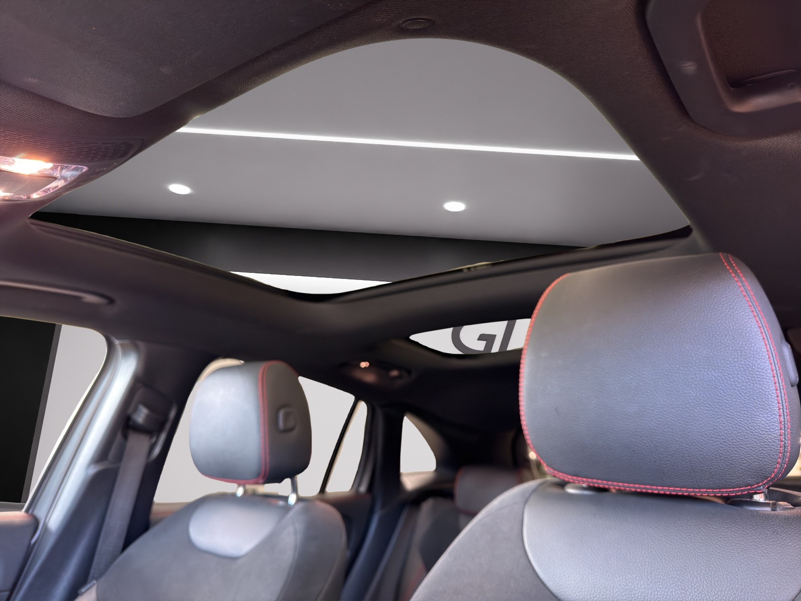 Image MERCEDES-BENZ GLA-220 GLA 220d AMG Line 4Matic