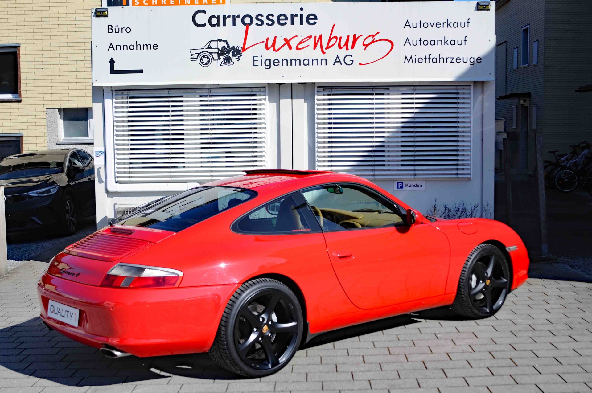 PORSCHE 911 Carrera 4-image-2