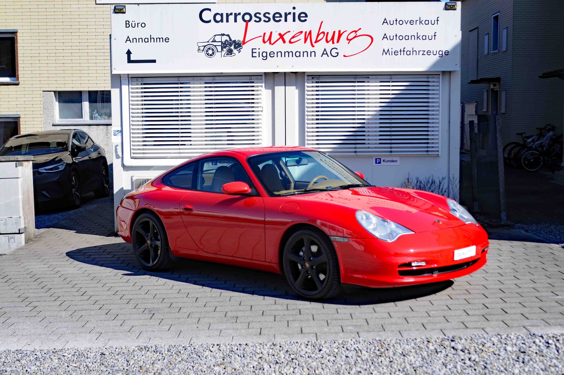 PORSCHE 911 Carrera 4