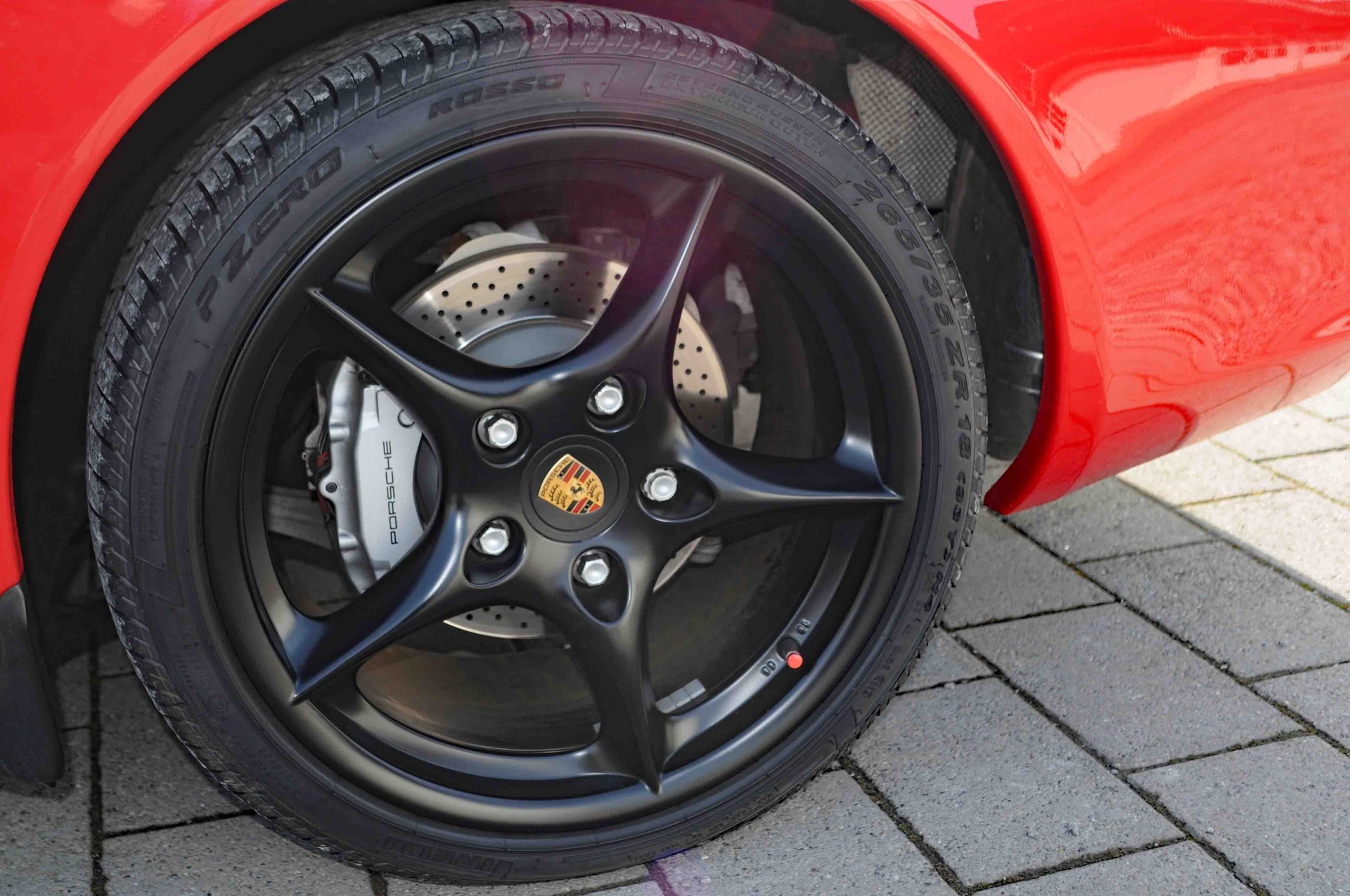 PORSCHE 911 Carrera 4-image-7