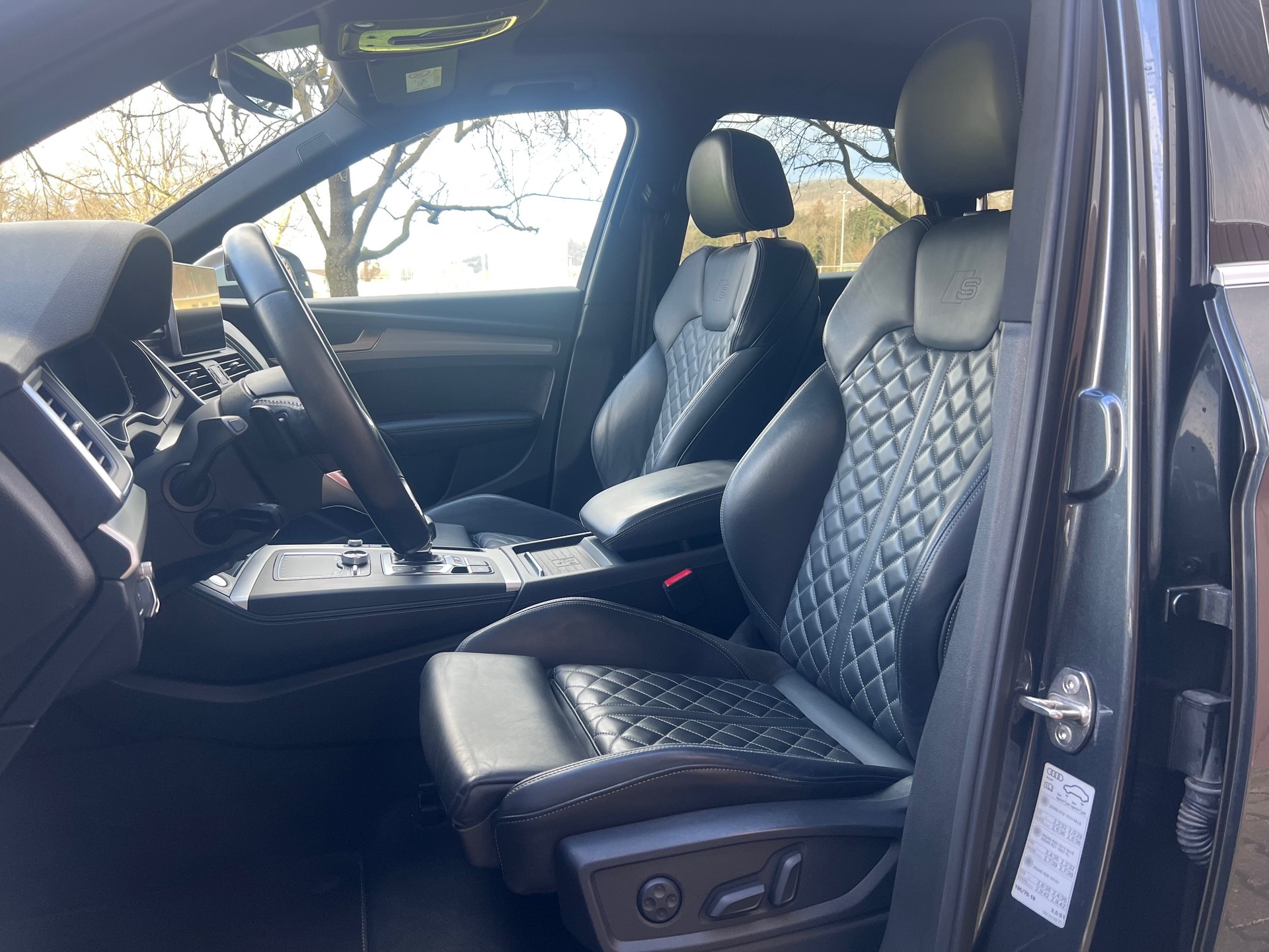 AUDI SQ5 3.0 TFSI quattro S-tronic-image-4