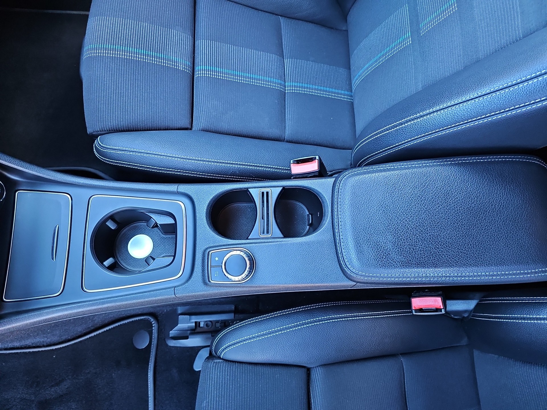 MERCEDES-BENZ CLA Shooting Br. 200 d Swiss Star Urban 4M 7G-DCT-image-14