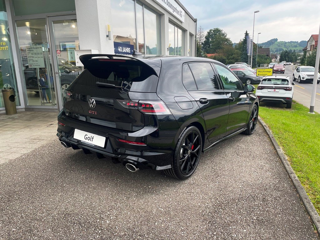 VW Golf 2.0 TSI GTI Clubsport DSG-showroom-element-3
