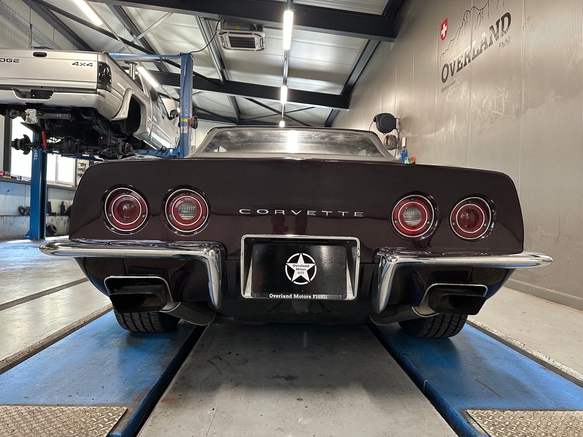 CHEVROLET 350 V8-showroom-element-3