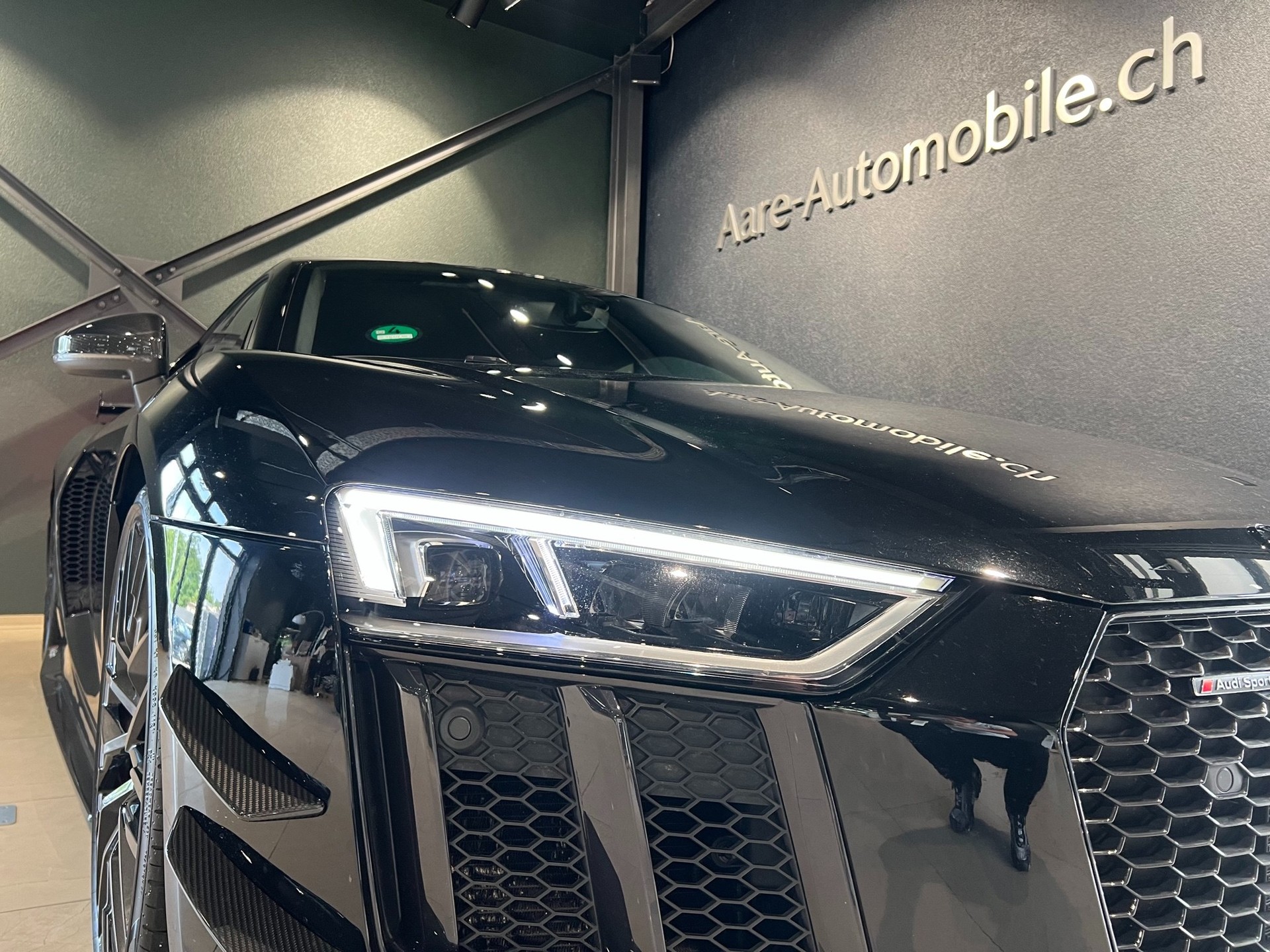 AUDI R8 Coupé 5.2 S-Tronic-image-3