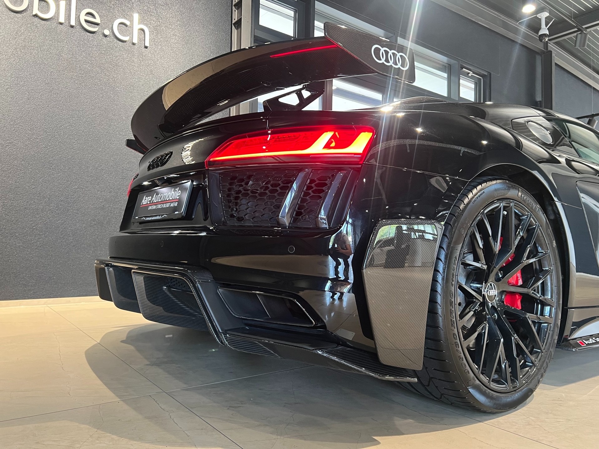 AUDI R8 Coupé 5.2 S-Tronic-image-9
