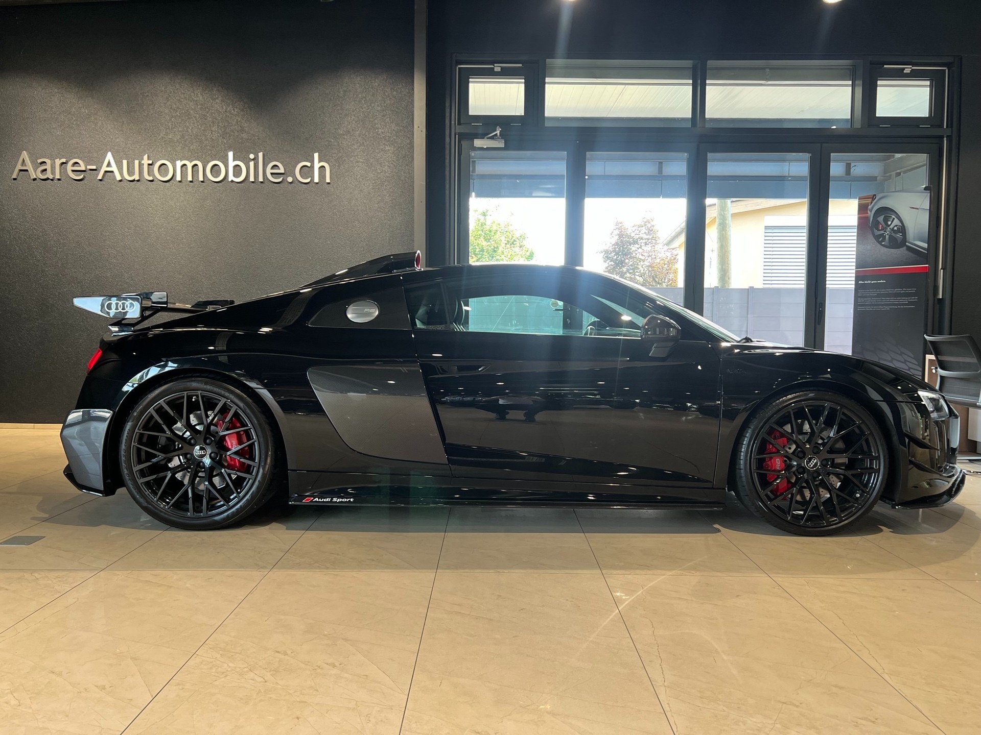 AUDI R8 Coupé 5.2 S-Tronic-image-4