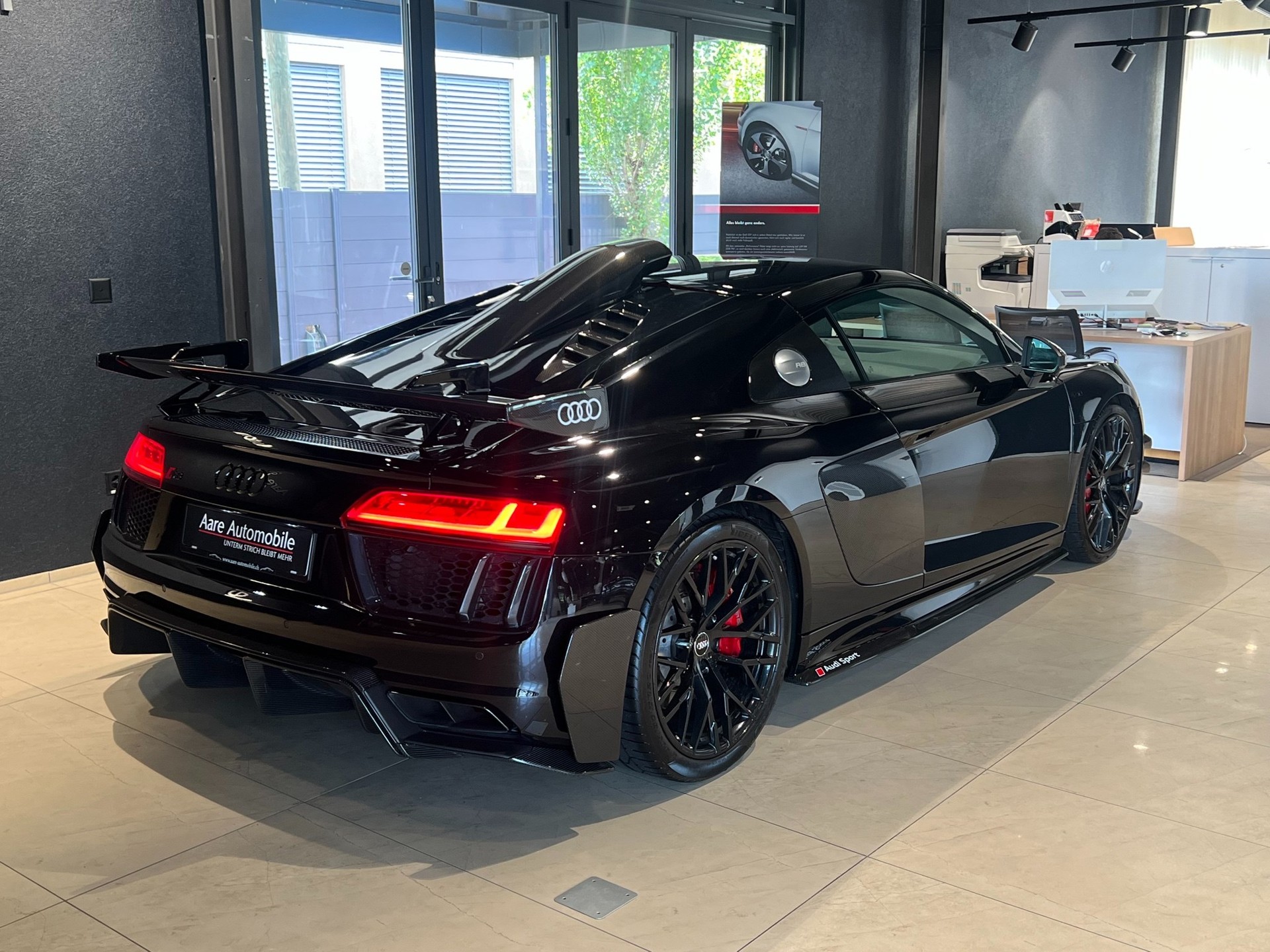 AUDI R8 Coupé 5.2 S-Tronic-image-8